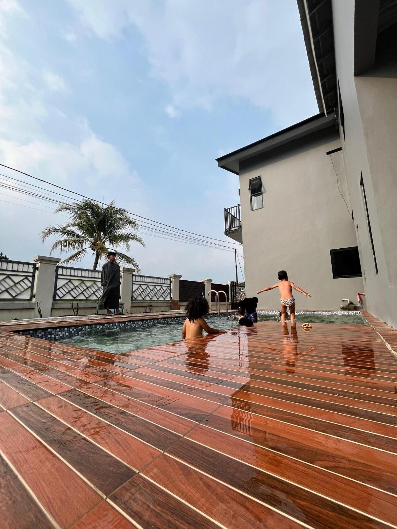 Villa Cassandra Cigombong Dış mekan fotoğraf